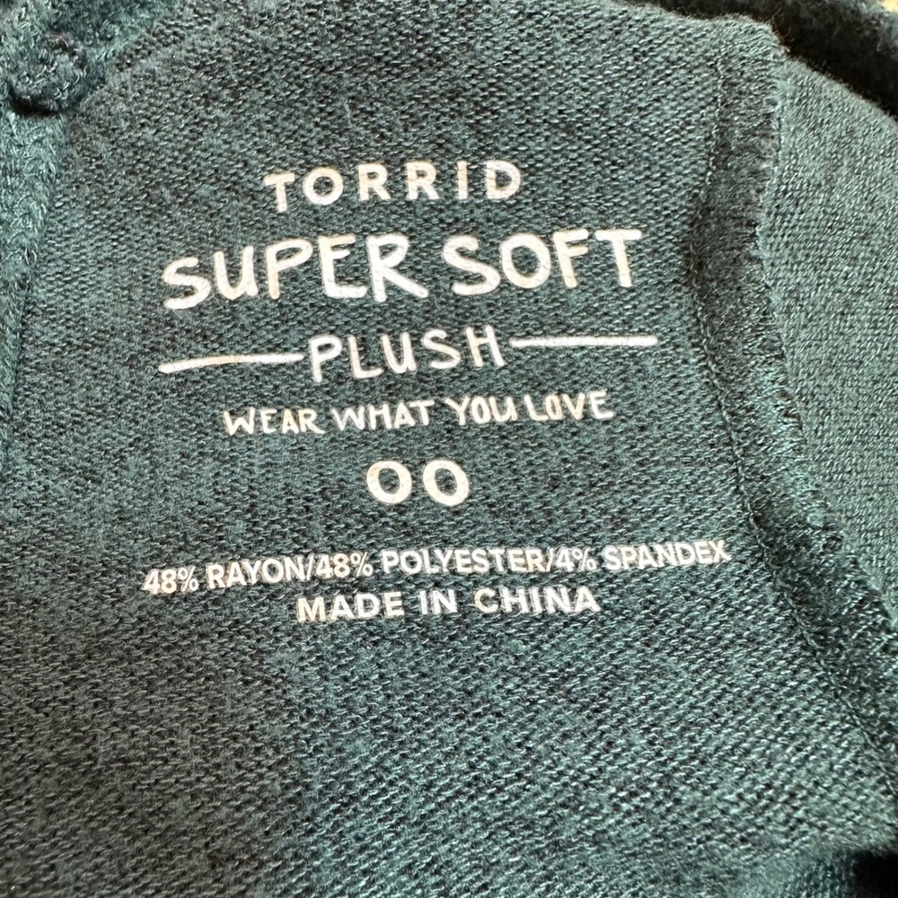 Torrid Super Soft Plush Green Lace Up Back Sharkbite Tunic Top 00 M L - Picture 8 of 10